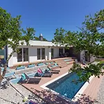 Senorita In With Pool Vila *