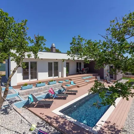 Senorita In With Pool Villa *