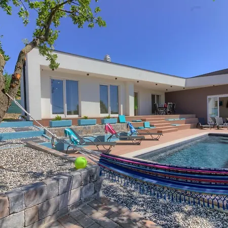 Senorita In With Pool