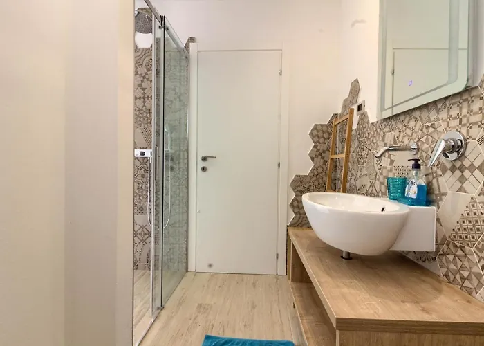 Senorita In With Pool