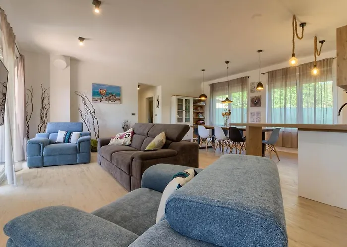 Villa Senorita In With Pool Pula