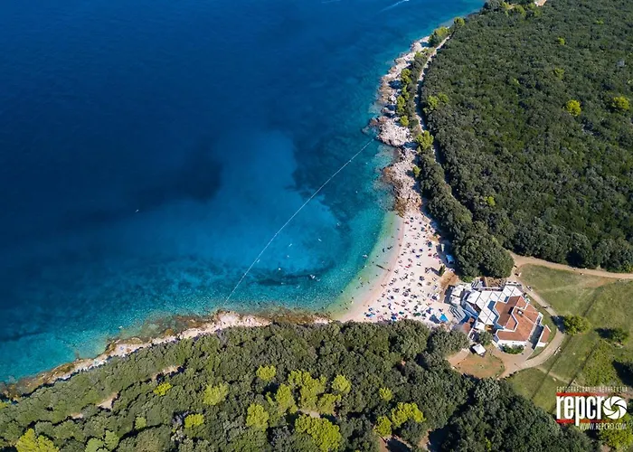 Senorita In With Pool * Pula